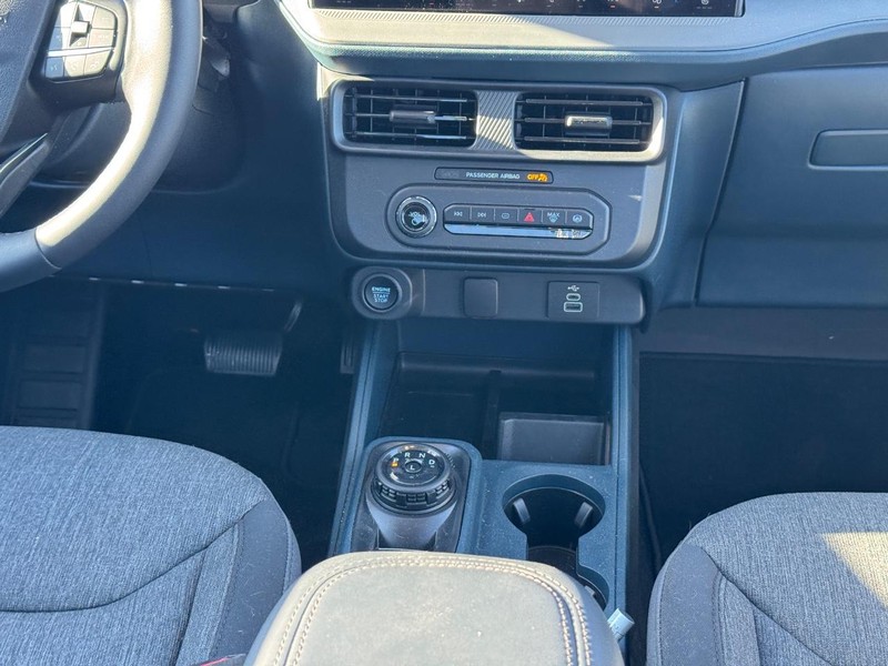 Ford Maverick Vehicle Full-screen Gallery Image 18