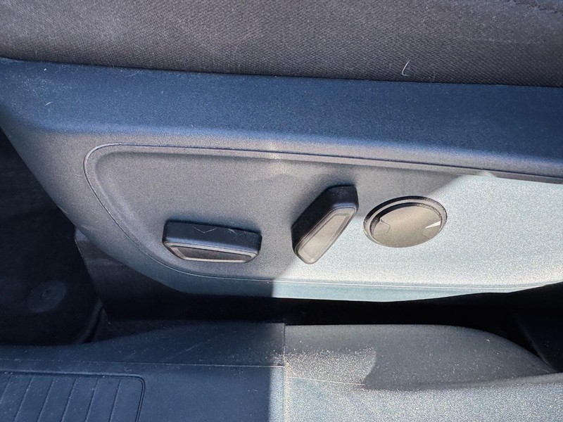 Ford Maverick Vehicle Full-screen Gallery Image 19