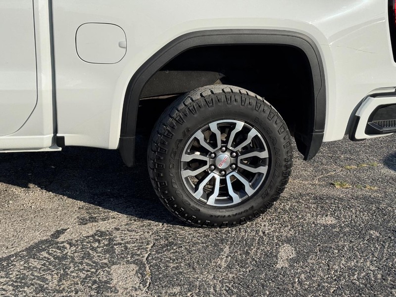 GMC Sierra 1500 Vehicle Full-screen Gallery Image 11