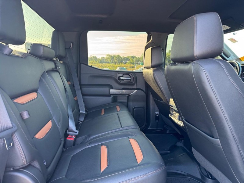 GMC Sierra 1500 Vehicle Full-screen Gallery Image 13