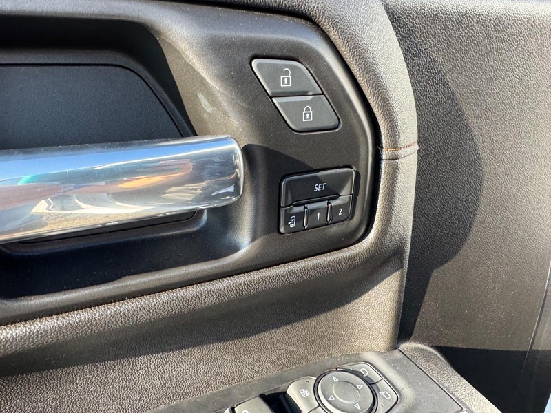 GMC Sierra 1500 Vehicle Full-screen Gallery Image 19