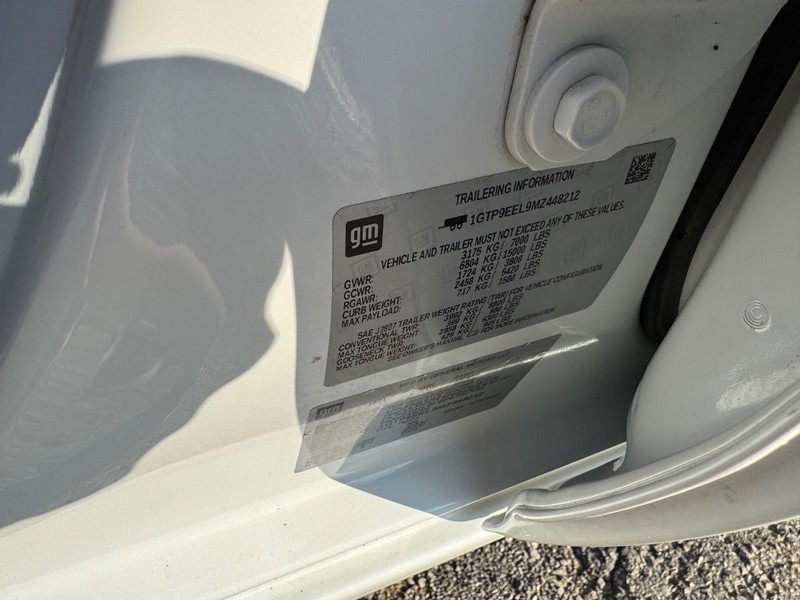 GMC Sierra 1500 Vehicle Full-screen Gallery Image 26