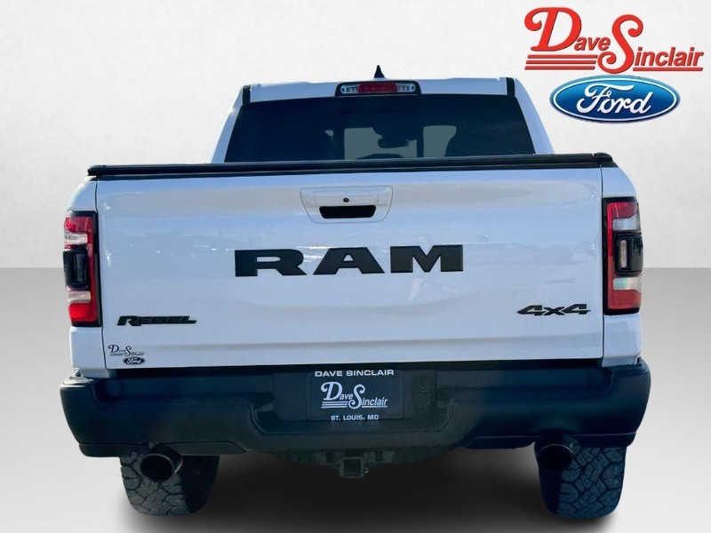 Ram 1500 Vehicle Full-screen Gallery Image 08