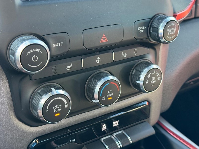 Ram 1500 Vehicle Full-screen Gallery Image 23