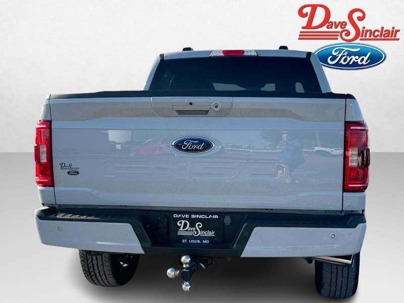 Ford F-150 Vehicle Full-screen Gallery Image 08