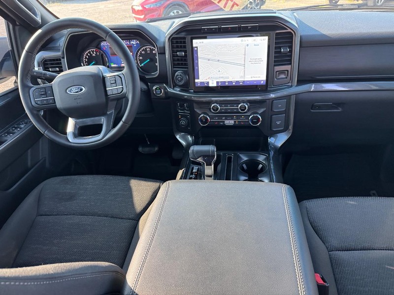 Ford F-150 Vehicle Full-screen Gallery Image 15