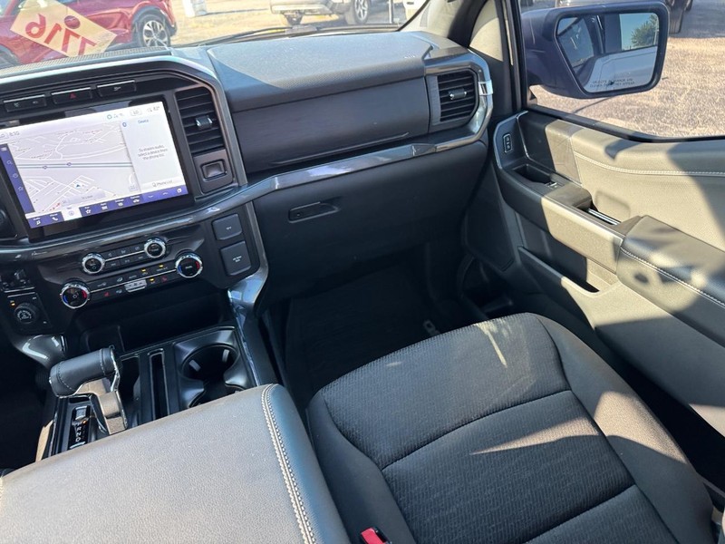 Ford F-150 Vehicle Full-screen Gallery Image 16