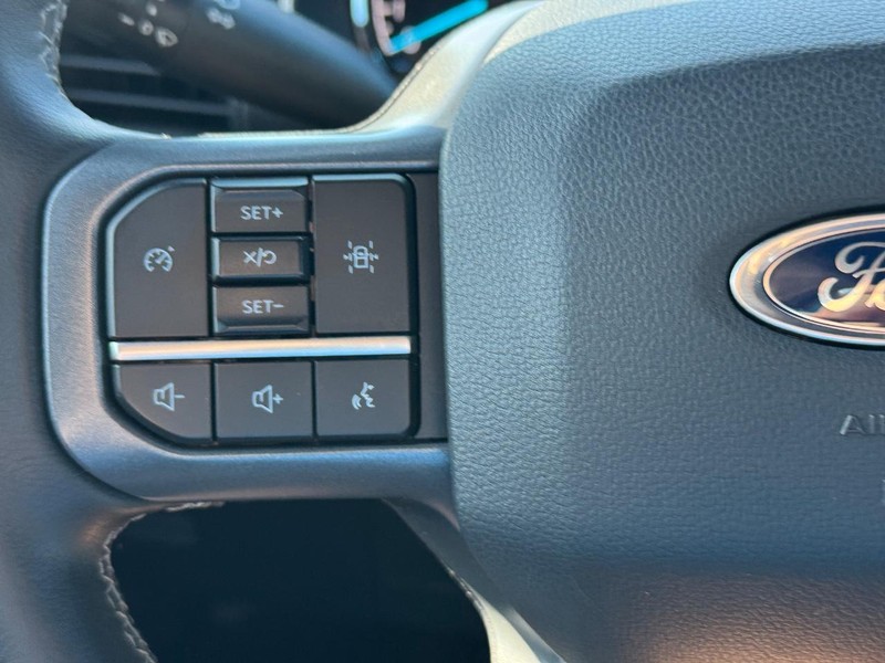 Ford F-150 Vehicle Full-screen Gallery Image 20