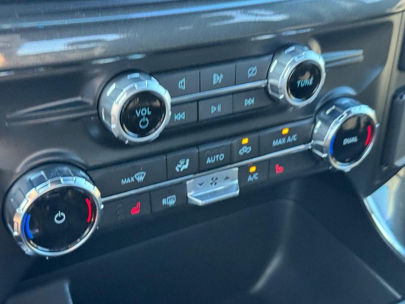 Ford F-150 Vehicle Full-screen Gallery Image 23