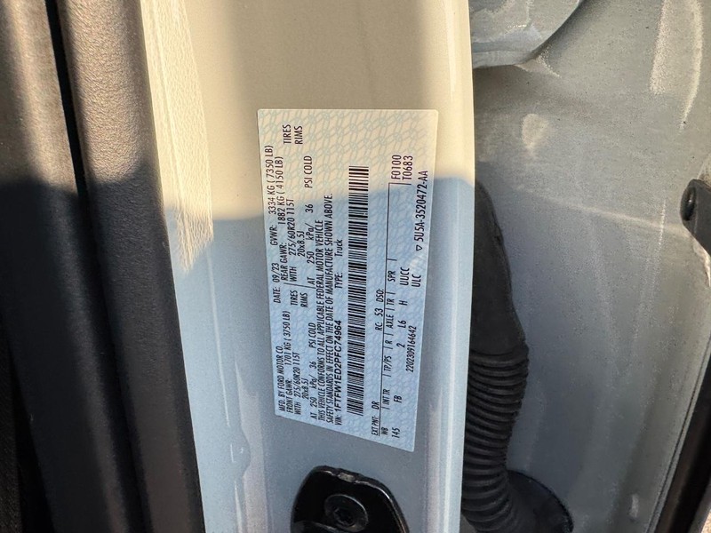 Ford F-150 Vehicle Full-screen Gallery Image 25