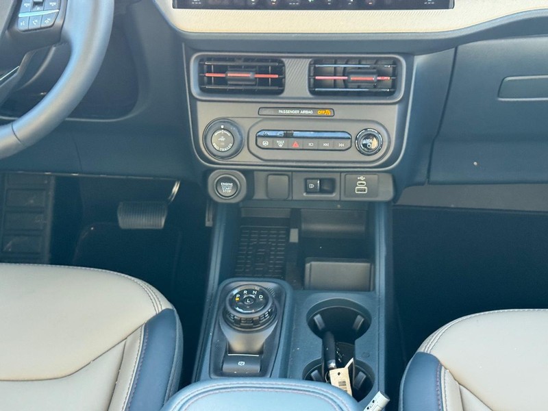 Ford Maverick Vehicle Full-screen Gallery Image 17