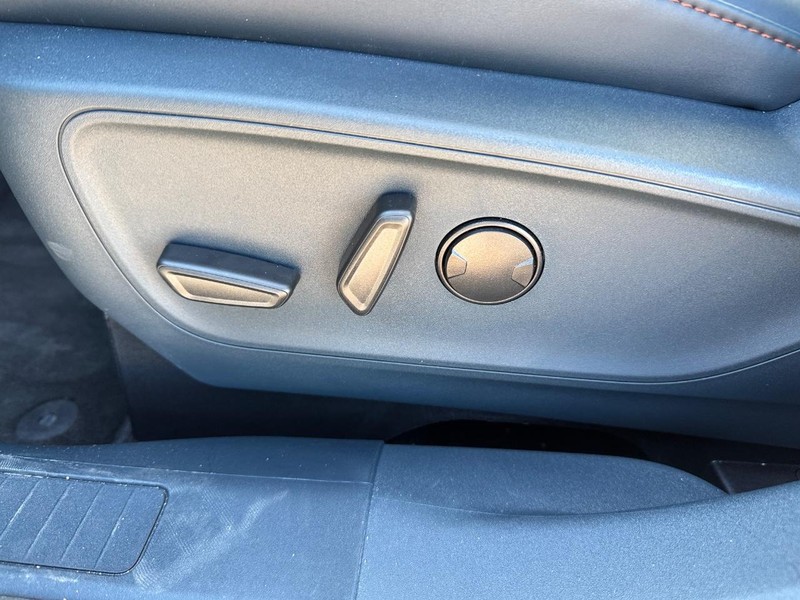 Ford Maverick Vehicle Full-screen Gallery Image 18