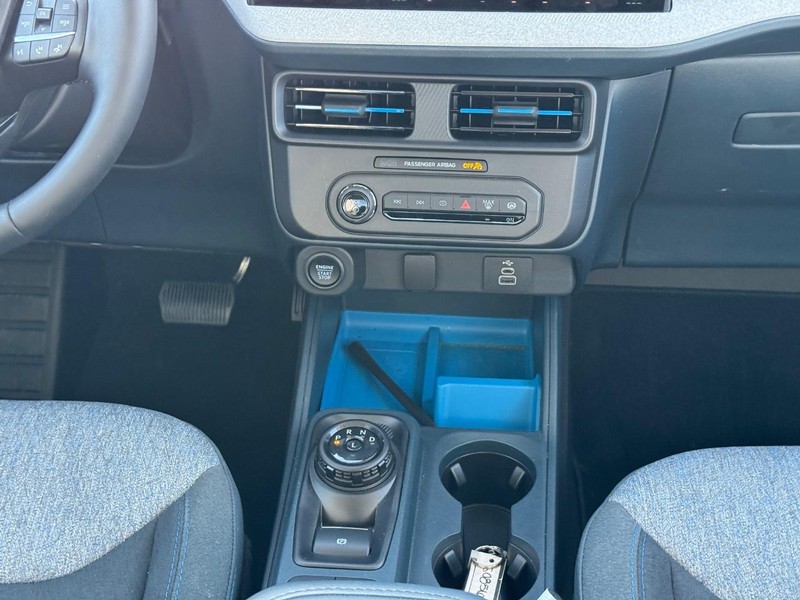 Ford Maverick Vehicle Full-screen Gallery Image 17