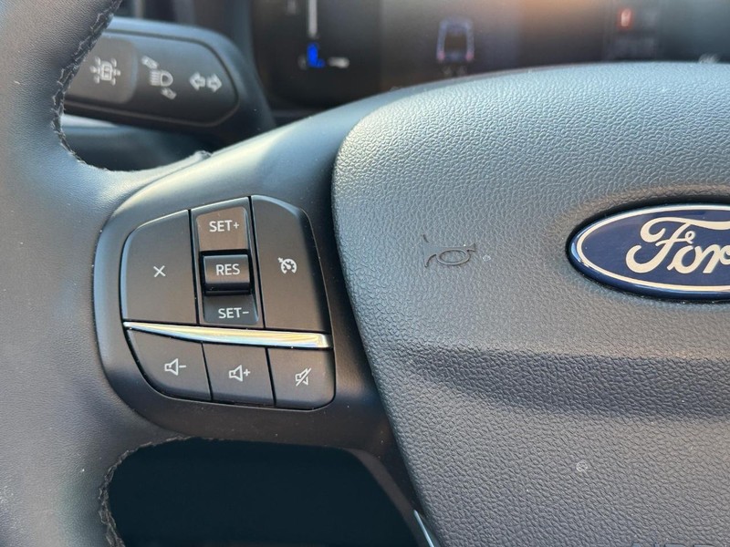 Ford Maverick Vehicle Full-screen Gallery Image 21