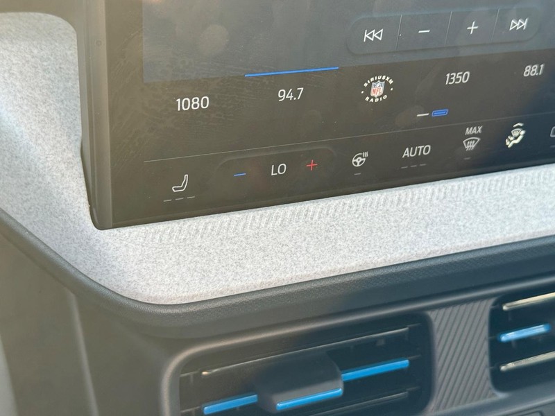 Ford Maverick Vehicle Full-screen Gallery Image 23