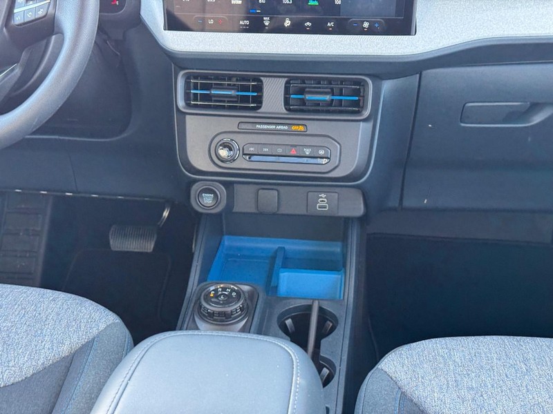 Ford Maverick Vehicle Full-screen Gallery Image 17