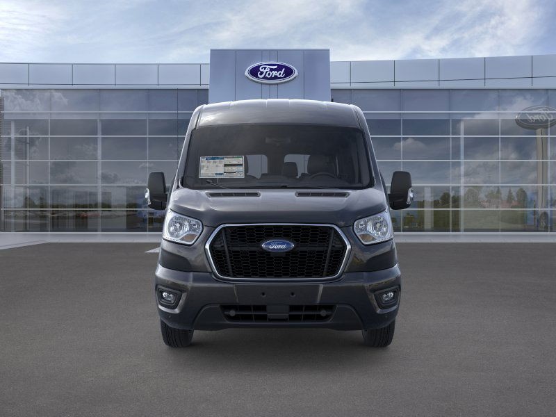 Ford Transit Passenger Wagon Vehicle Full-screen Gallery Image 08