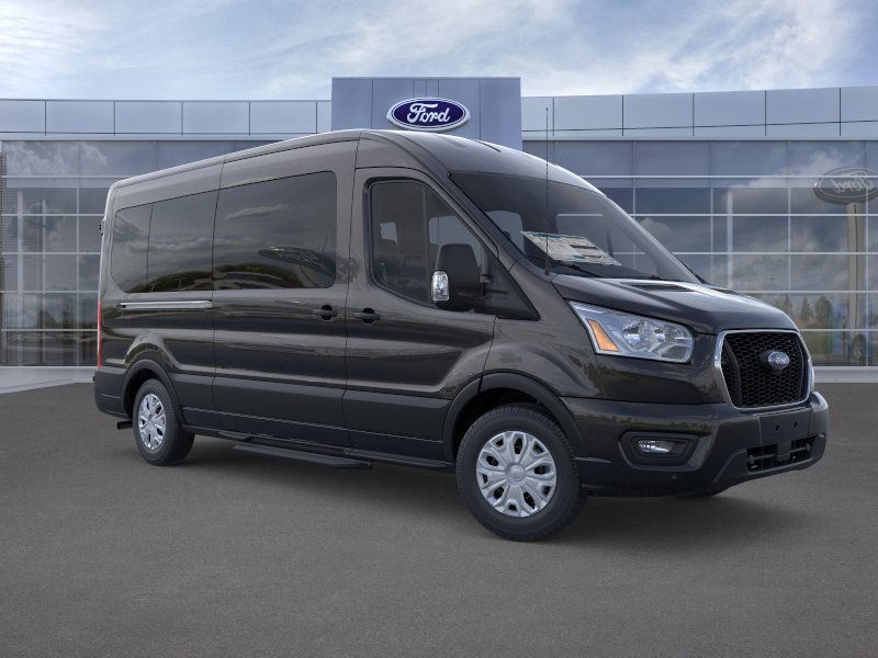 Ford Transit Passenger Wagon Vehicle Full-screen Gallery Image 09