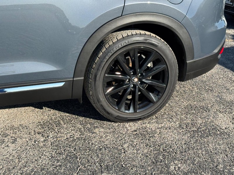 Mazda CX-9 Vehicle Full-screen Gallery Image 11