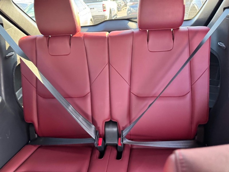 Mazda CX-9 Vehicle Full-screen Gallery Image 14