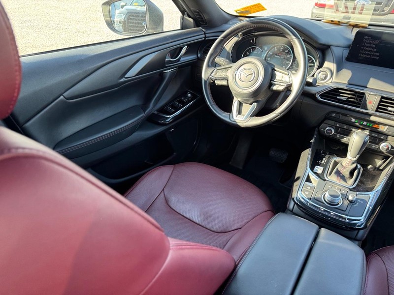 Mazda CX-9 Vehicle Full-screen Gallery Image 17