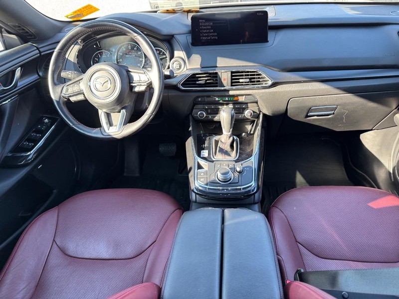 Mazda CX-9 Vehicle Full-screen Gallery Image 18
