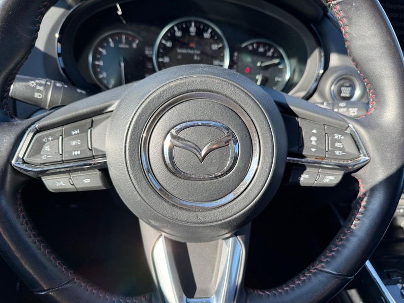 Mazda CX-9 Vehicle Full-screen Gallery Image 23