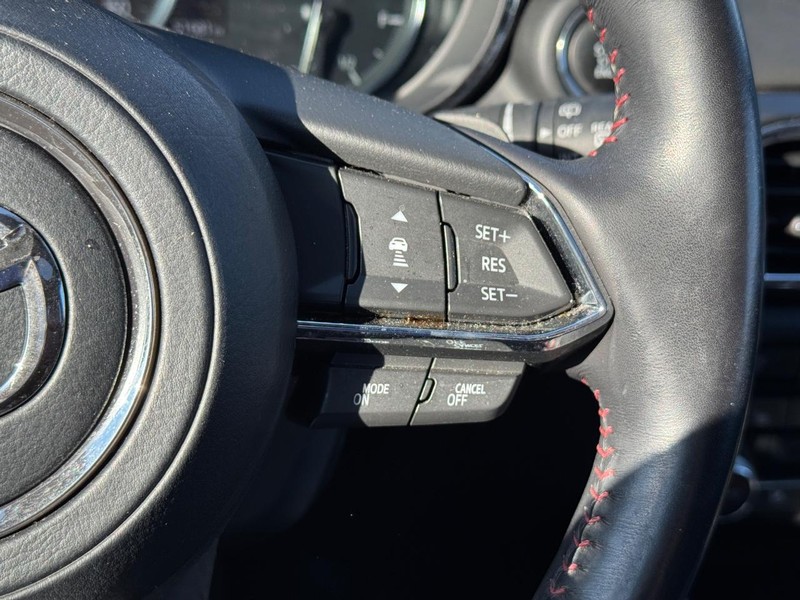 Mazda CX-9 Vehicle Full-screen Gallery Image 25