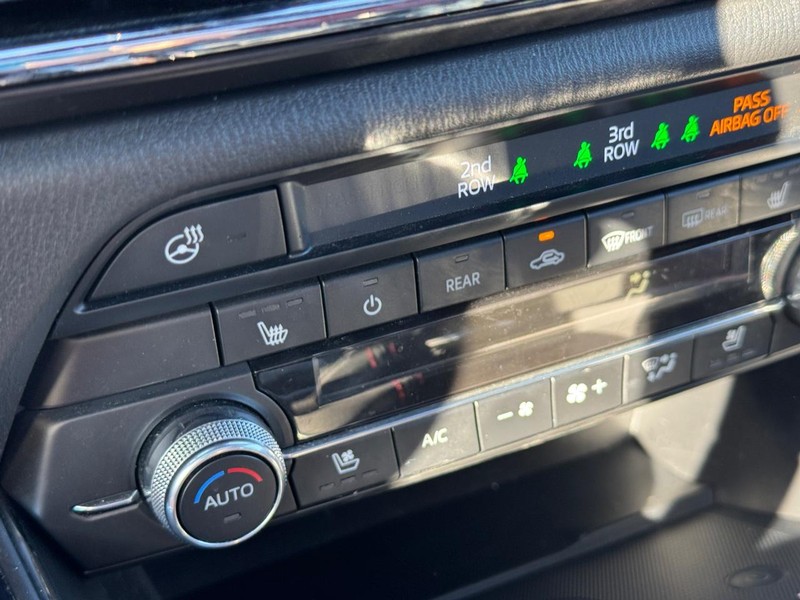 Mazda CX-9 Vehicle Full-screen Gallery Image 26