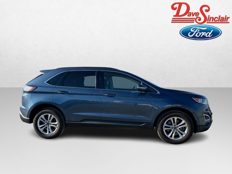 Ford Edge Vehicle Full-screen Gallery Image 05