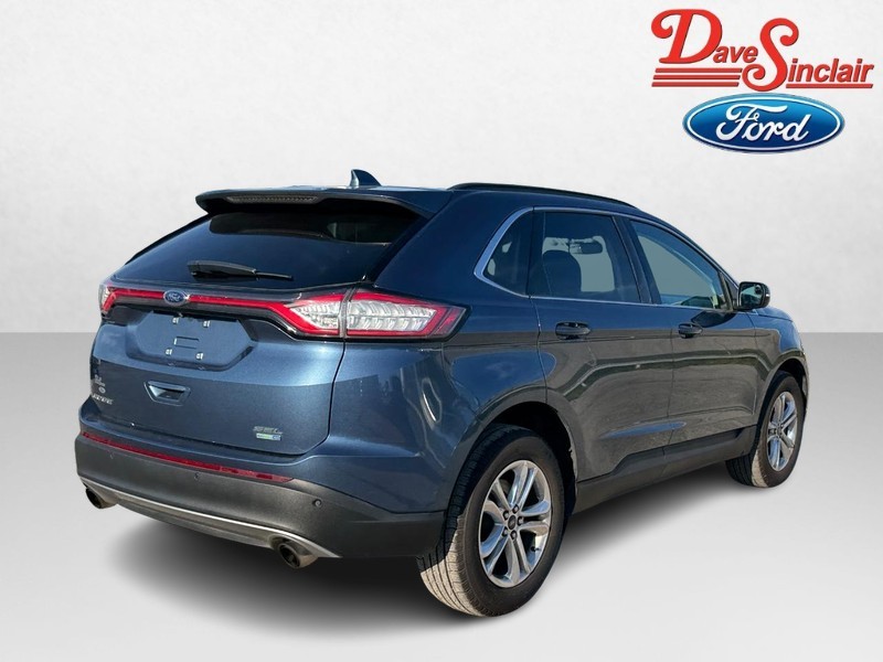 Ford Edge Vehicle Full-screen Gallery Image 07