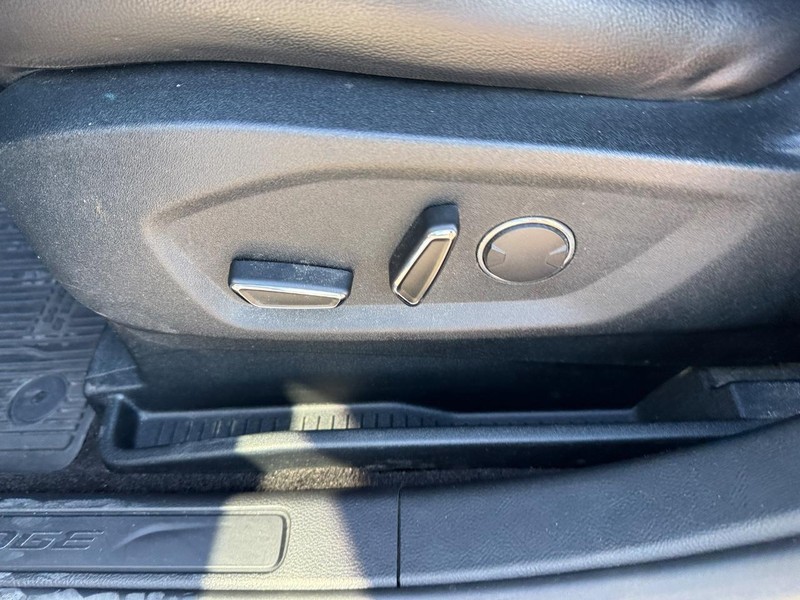 Ford Edge Vehicle Full-screen Gallery Image 17