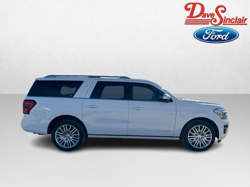 Ford Expedition Max Vehicle Full-screen Gallery Image 05