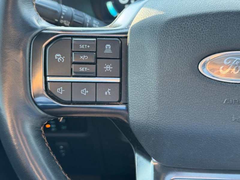 Ford Expedition Max Vehicle Full-screen Gallery Image 24