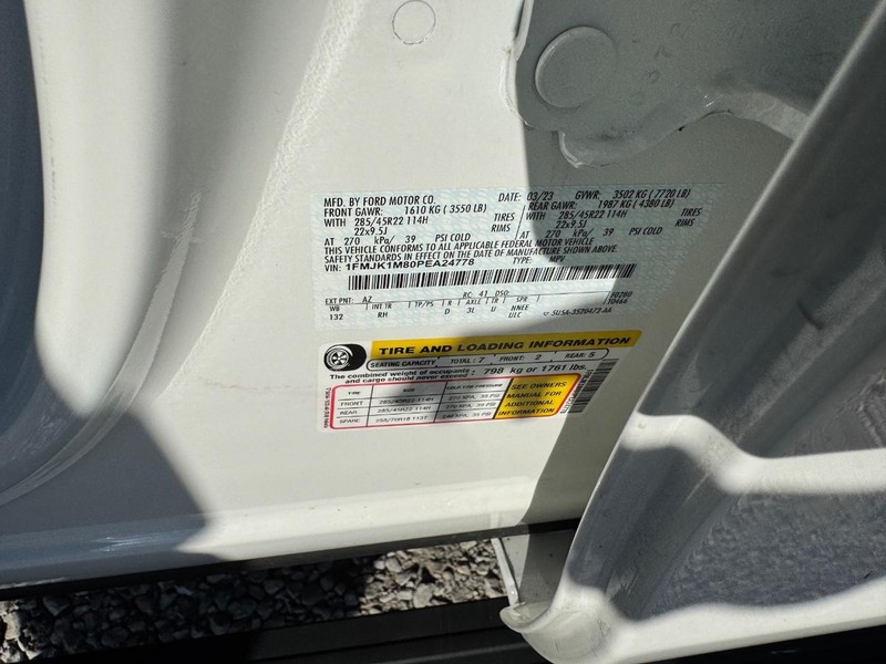 Ford Expedition Max Vehicle Full-screen Gallery Image 29