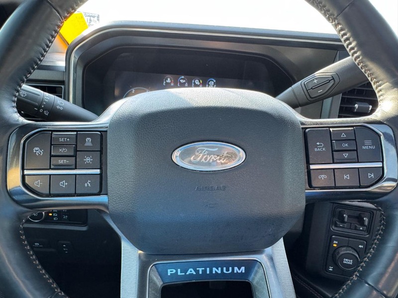 Ford Super Duty F-350 SRW Vehicle Full-screen Gallery Image 21