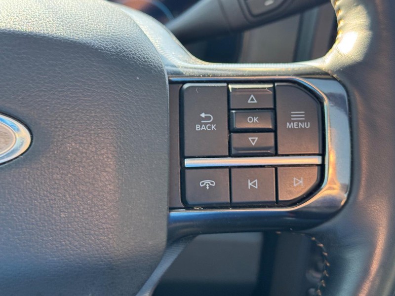 Ford Super Duty F-350 SRW Vehicle Full-screen Gallery Image 23