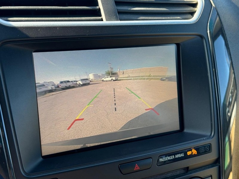 Ford Explorer Vehicle Full-screen Gallery Image 25