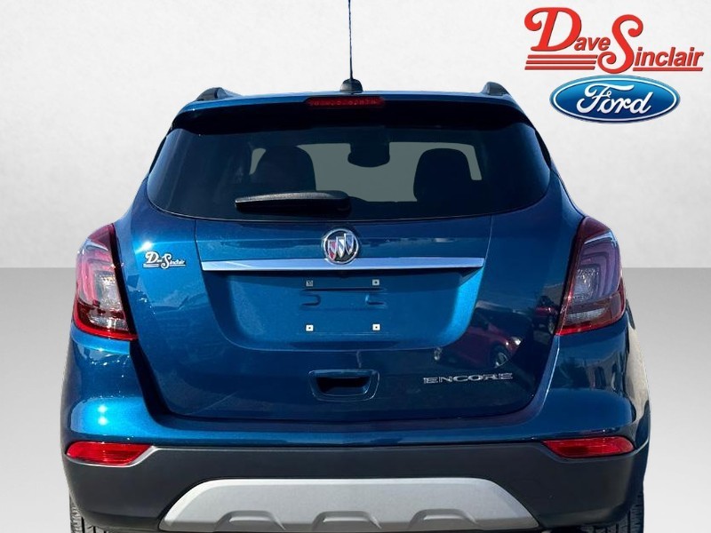 Buick Encore Vehicle Full-screen Gallery Image 08