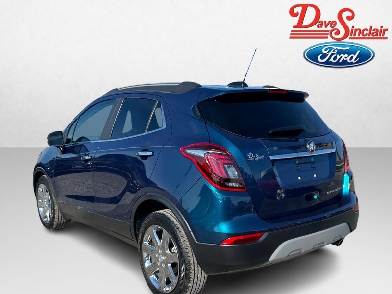Buick Encore Vehicle Full-screen Gallery Image 09