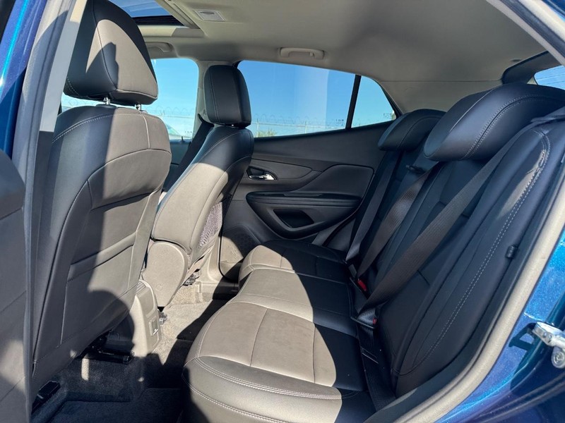 Buick Encore Vehicle Full-screen Gallery Image 12