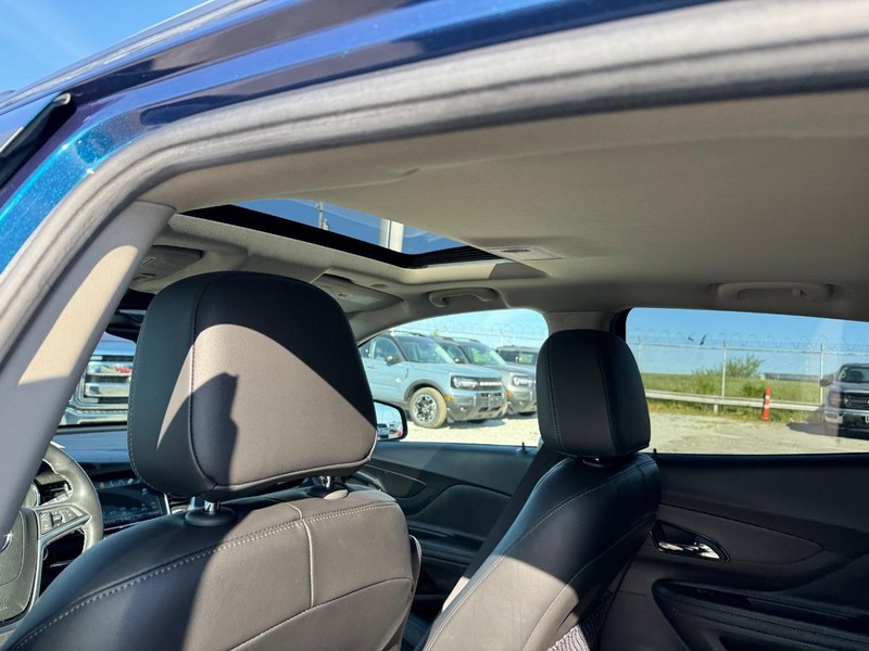 Buick Encore Vehicle Full-screen Gallery Image 13