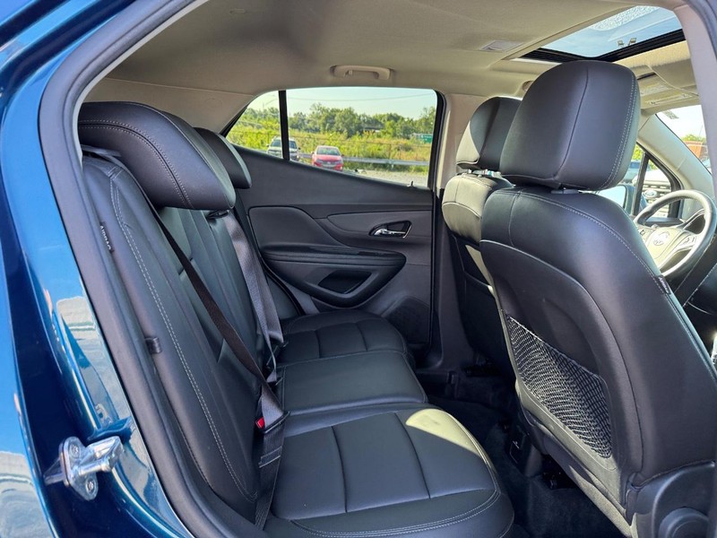 Buick Encore Vehicle Full-screen Gallery Image 14
