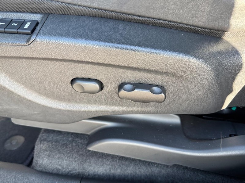 Buick Encore Vehicle Full-screen Gallery Image 18