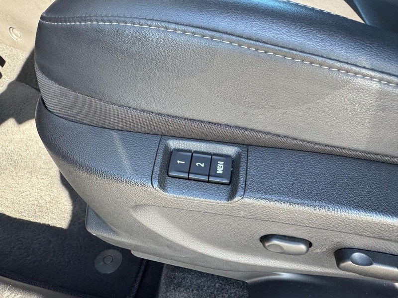 Buick Encore Vehicle Full-screen Gallery Image 19