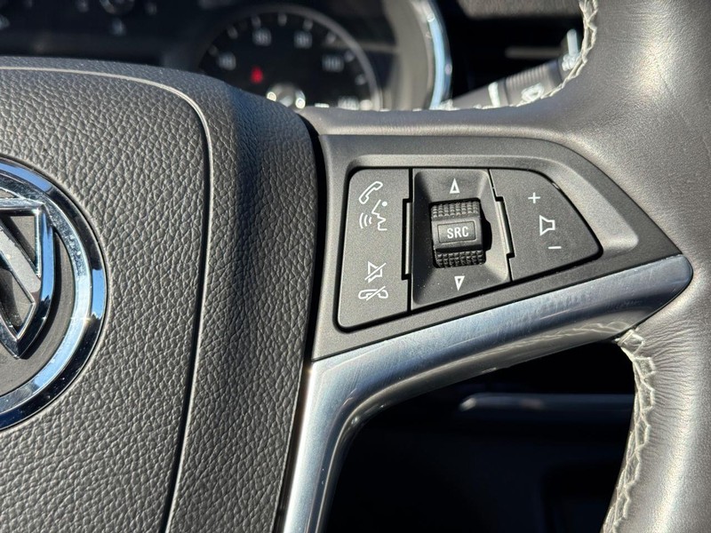 Buick Encore Vehicle Full-screen Gallery Image 23