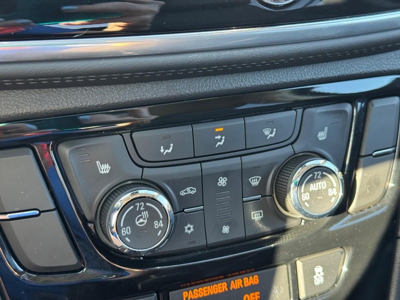 Buick Encore Vehicle Full-screen Gallery Image 24