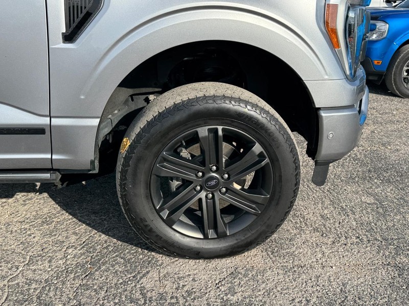 Ford F-150 Vehicle Full-screen Gallery Image 11