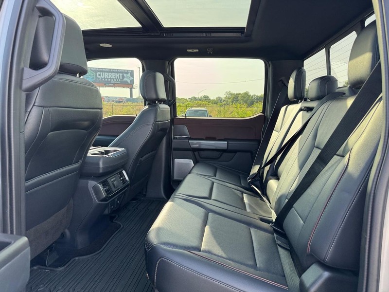 Ford F-150 Vehicle Full-screen Gallery Image 13