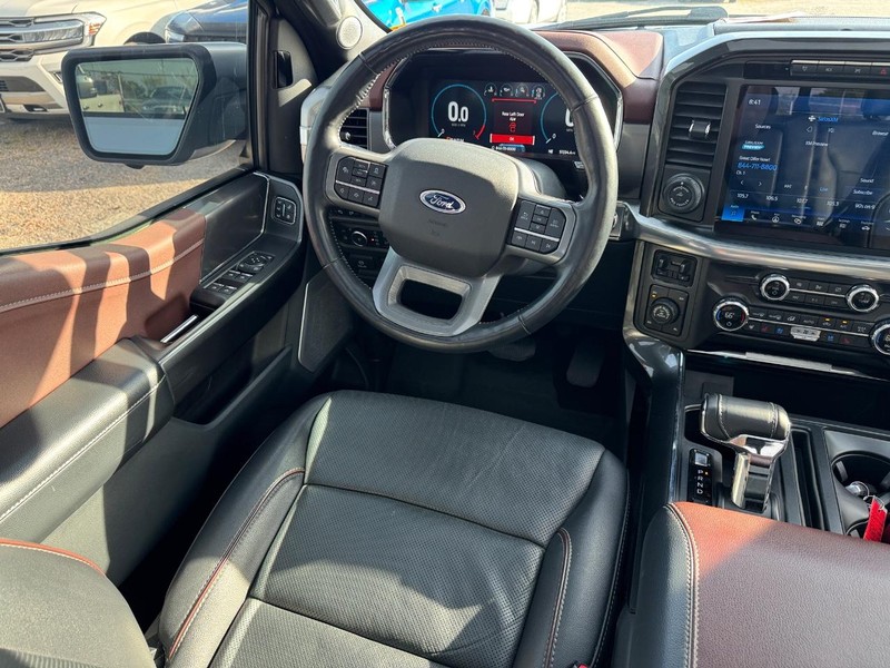 Ford F-150 Vehicle Full-screen Gallery Image 15